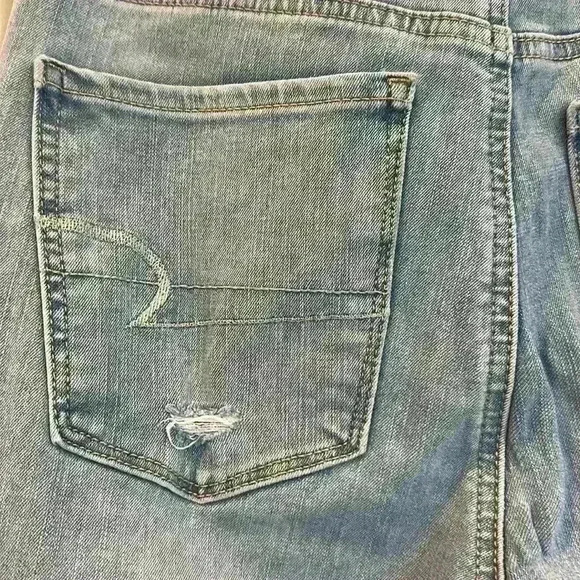 American Eagle Super Hi- Rise Jeans - Picture 7 of 13